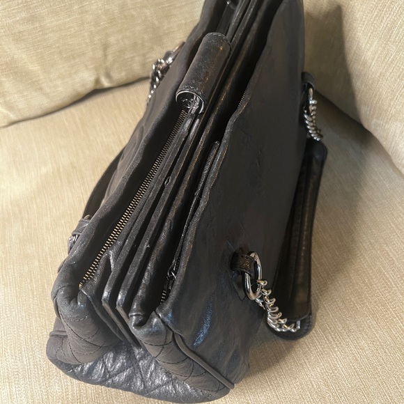 Chanel Perfect Day Tote Black Leather - Picture 4 of 16